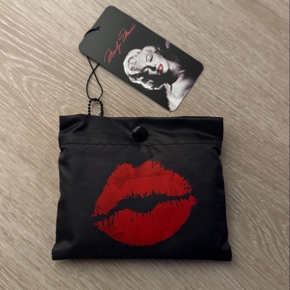 Marilyn Monroe Oversized Graphic Tote Bag NEW 🏷️ - Picture 6 of 6